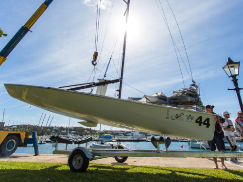 Brand new Viper640 being lifted off its trailer